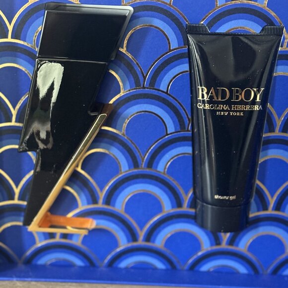 Bad Boy 1.7 oz and a Shower Gel (3.4 Oz) Gift Set For Men - Picture 3 of 4